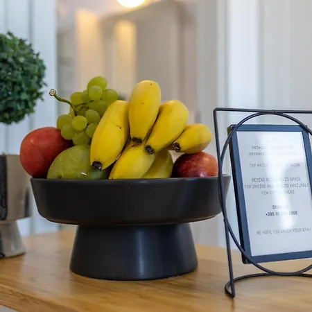 Apartment Agostini - Self Check-in - Free Gated Parking On Site Rijeka