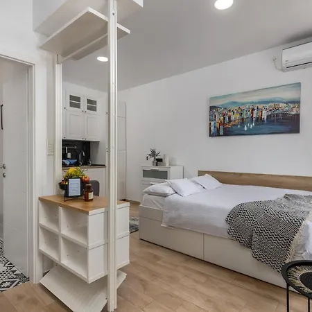 Agostini - Studios With Self Check-In - Paid Parking Inside Property
