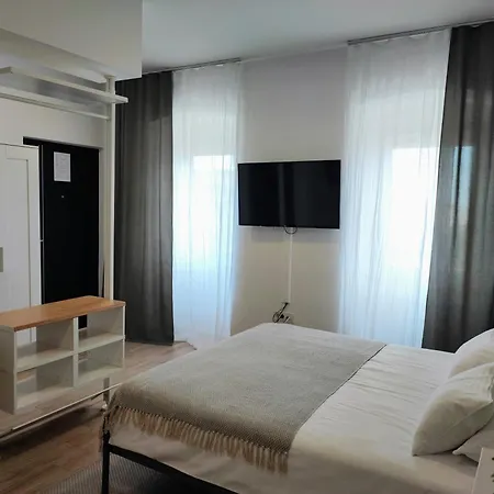 Agostini - Studios With Self Check-In - Paid Parking Inside Property *