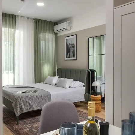 Agostini - Fully Contactless With Free Parking Included