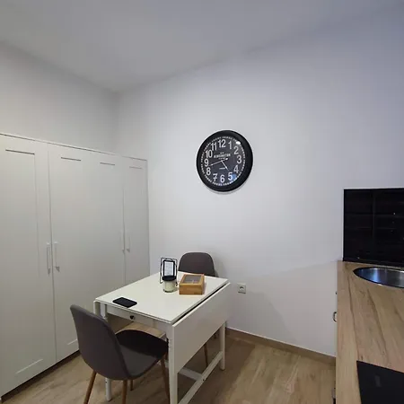 Agostini - Fully Contactless With Free Parking Included Rijeka